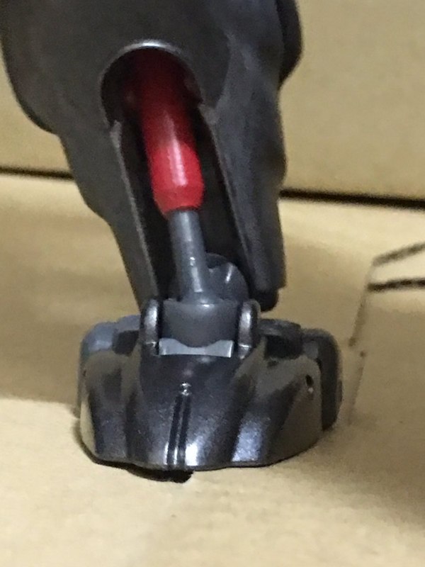 MP 32 Masterpiece Optimus Primal   In Hand Photos Surface On Twitter  (41 of 81)
